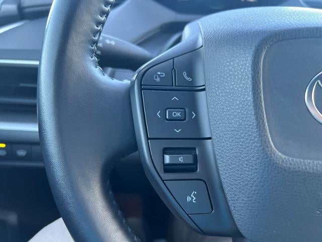 2023 Toyota Prius LE (Natl)