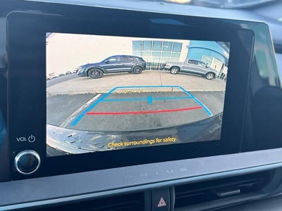 2023 Toyota Prius LE (Natl)