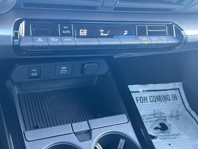 2023 Toyota Prius LE (Natl)