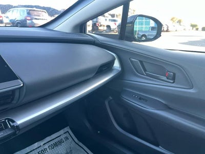 2023 Toyota Prius LE (Natl)