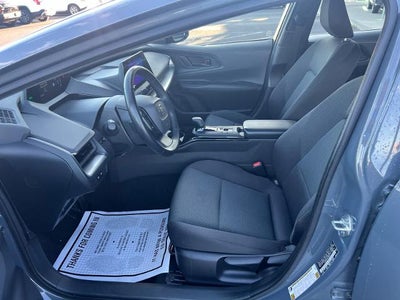 2023 Toyota Prius LE (Natl)