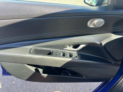 2025 Hyundai ELANTRA SEL Convenience IVT