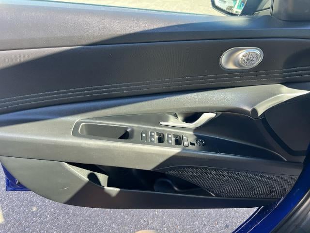 2025 Hyundai ELANTRA SEL Convenience IVT