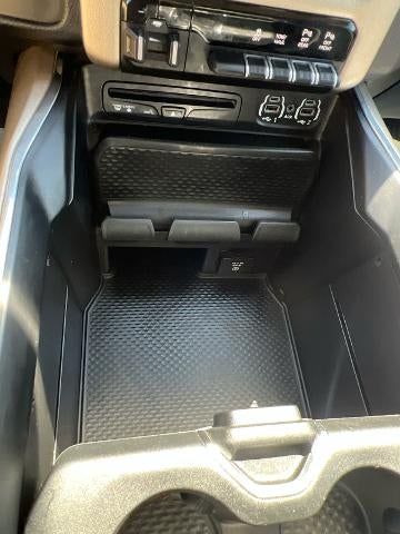 2019 RAM 1500 Laramie 4x4 Crew Cab 5'7" Box