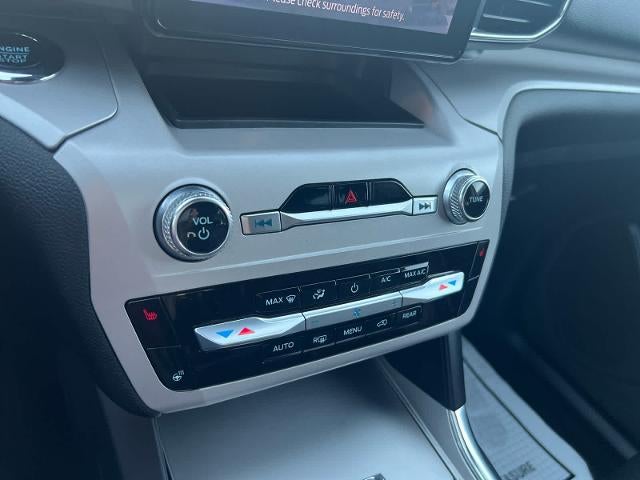 2023 Ford Explorer XLT 4WD