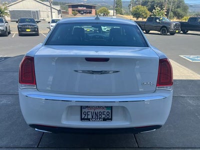 2017 Chrysler 300 300C RWD