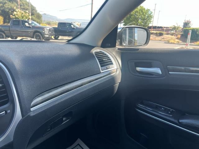 2017 Chrysler 300 300C RWD