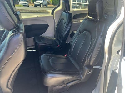 2023 Chrysler Pacifica Touring L FWD
