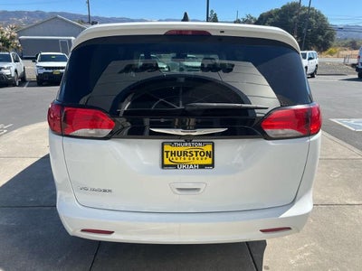 2023 Chrysler Voyager LX FWD