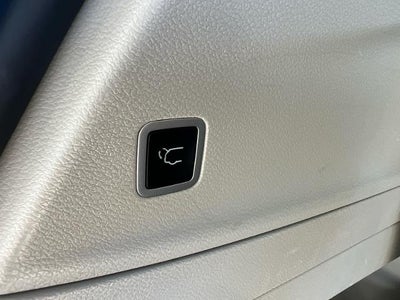 2023 Chrysler Voyager LX FWD