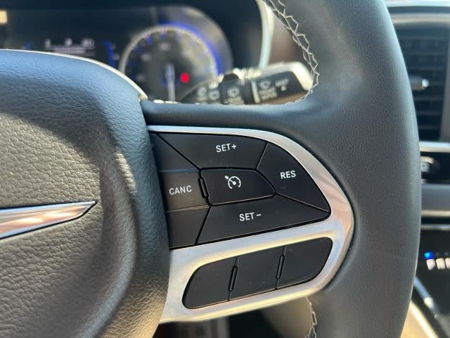 2023 Chrysler Voyager LX FWD