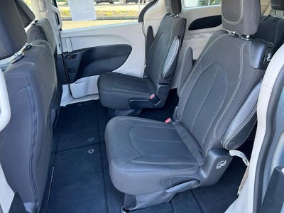 2023 Chrysler Voyager LX FWD