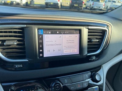 2023 Chrysler Voyager LX FWD