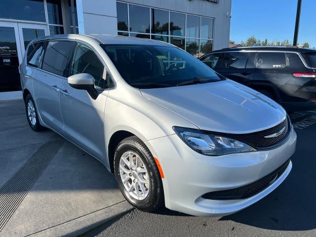 2023 Chrysler Voyager LX FWD