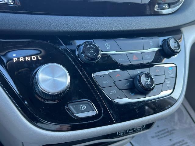 2023 Chrysler Voyager LX FWD