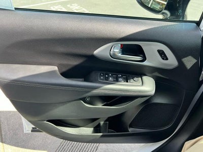 2024 Chrysler Pacifica Hybrid S Appearance Pkg FWD