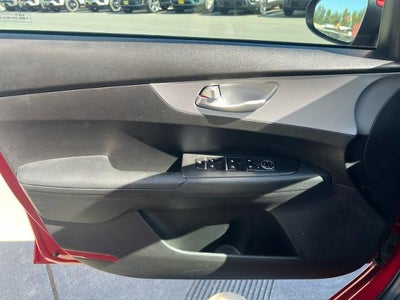 2024 Kia Forte LXS IVT