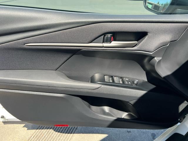 2025 Toyota Camry LE (SE)