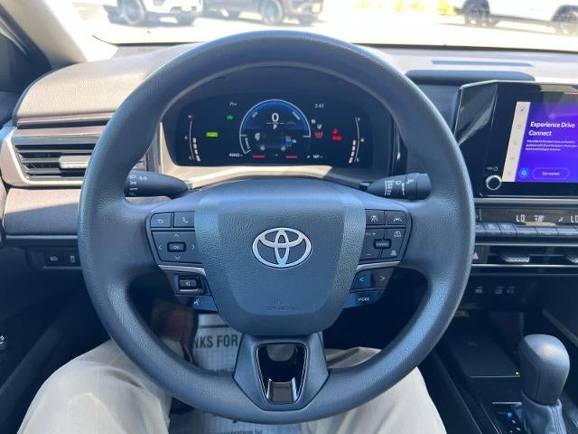 2025 Toyota Camry LE (SE)