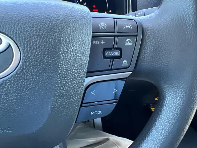 2025 Toyota Camry LE (SE)