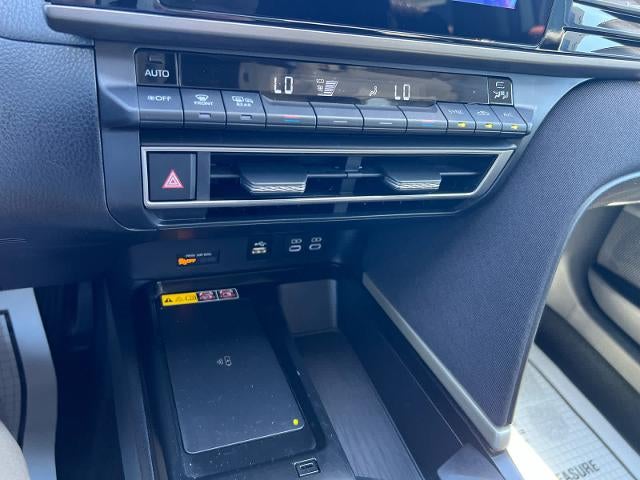 2025 Toyota Camry LE (SE)