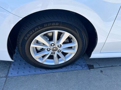 2025 Toyota Camry LE (SE)