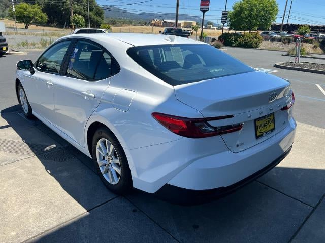 2025 Toyota Camry LE (SE)