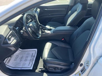 2023 Toyota Camry SE Auto (SE)