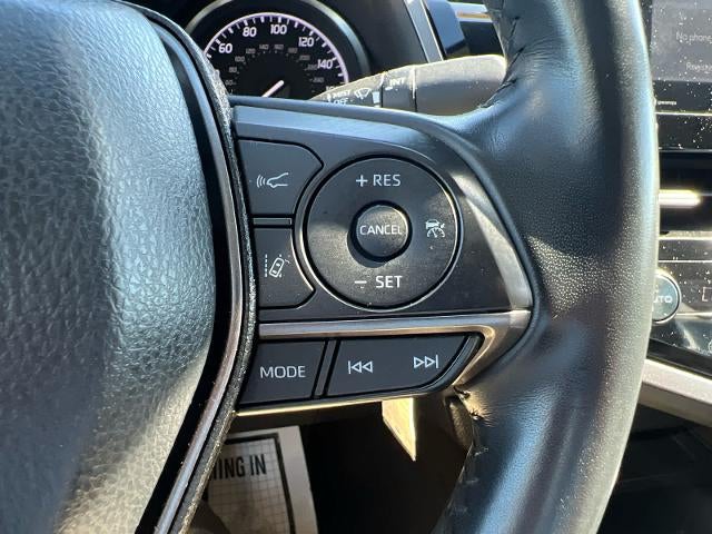 2023 Toyota Camry SE Auto (SE)