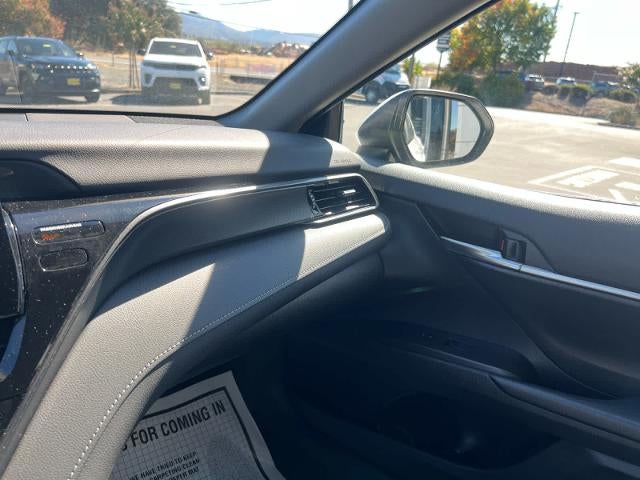 2023 Toyota Camry SE Auto (SE)