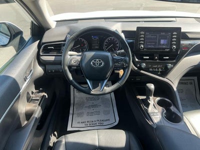 2023 Toyota Camry SE Auto (SE)