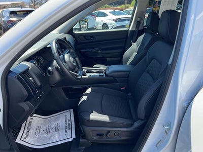 2025 Nissan Pathfinder SV 4WD