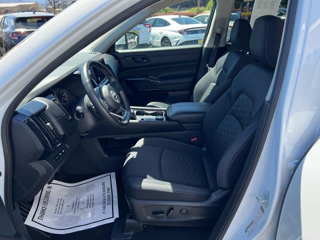 2025 Nissan Pathfinder SV 4WD
