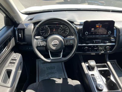 2025 Nissan Pathfinder SV 4WD