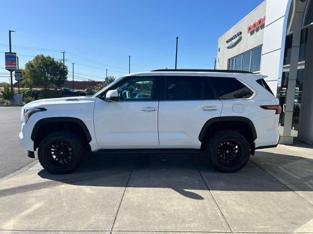 2024 Toyota Sequoia SR5 4WD (SE)