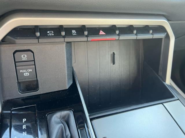 2024 Toyota Sequoia SR5 4WD (SE)