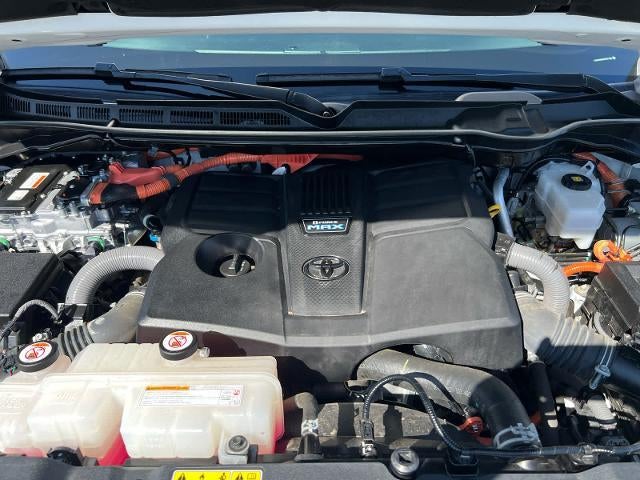 2024 Toyota Sequoia SR5 4WD (SE)