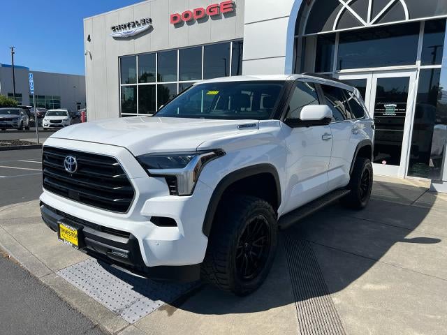 2024 Toyota Sequoia SR5 4WD (SE)