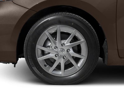 2016 Toyota Prius v 5dr Wgn Three (SE)